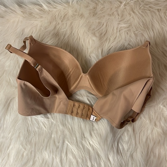 INCREDIBLE BY VICTORIA’S SECRET
Light Push-Up Perfect Shape Bra 34D - Picture 2 of 8